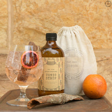 Load image into Gallery viewer, AUSSIE CHRISTMAS TONIC SYRUP 500mL - The Cure Tonics